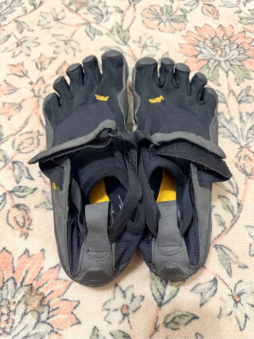 Vibram FiveFingers Black Toe Shoes